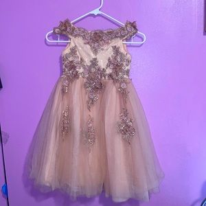 Light PiNk Elegant Girls dress.🎀